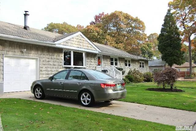 Location Location Location! 3rd House From Dead End On Quiet Block, This Beautiful Expanded Ranch, 4 Huge Bedrms, Master W/New Ensuite, Office/Den, Cac, Inground Sprinklers, 220Amp Electric, Lr W/Stone, Fireplace & Vaulted Ceilings, Solid Oak Kitchen Cabenets, Access To Deck From Kitchen, Lanscaped Yard 100X100 Vaulted Ceiling In Den, Main Bathrm Updated W/ Steamshower&Jacuzzi