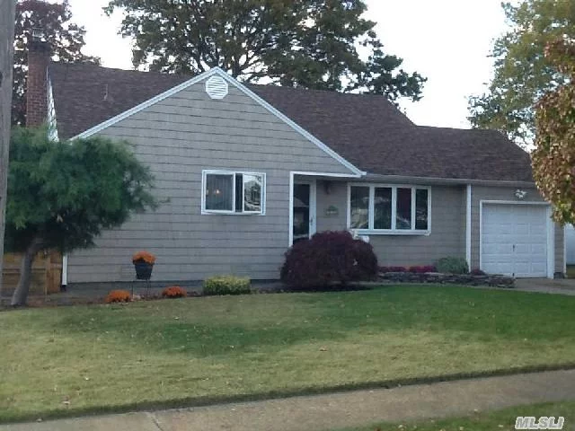 Updated Split In Sd#23. Kit. Is 3 Yrs. Young W/Maple Cabinets,  Corian Countertop, 5 Burner Dacor Stove, Porcelin Tiles, & Sliders To Side. Both Baths Updated. Brand New Stoop & Front Door. Roof Is 6 Mo. Siding Is 4Yrs. Heating Sys. Is 2Yrs. All Windows Replaced Approx. 2 Yrs. Brand New 150 Amp Service. Samsung 3 Month Old Washer/Dryer. New Pvc Fence, Great Size Yard