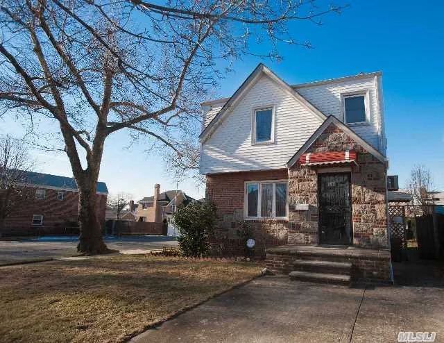 Solid Brick/Frame House On A Quiet Tree-Lined Street, Convenient To Park, Fully Renovated, Easy Access To Major High Way, School District #26 (Ps162/Jh216/Francis Lewis High School).