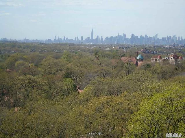 Spectacular Manhattan And Forest Hills Gardens View. 24 Hr Doorman, Custome Designed Kitchen And Bath. Hardwood Floors Amazing Closet Space. Two Blocks To E&F Train. Forest Park At Corner. Ps 101. Parking Available.