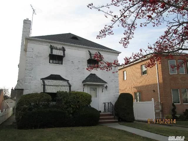 All Information Re Property Size And Taxes Are Not Guaranteed And Should Be Verified By Buyer. Gross Morton Colonial In Heart Of Fresh Meadows. Lr W/Fl, Fdr, Eik And Half Bath On First Floor.Second Floor Has 3 Bedrooms, Master With Separate Dressing Area & Full Bath. Finished Basement With Utility Room, And Laundry Area, Front Steps And Path Are New.