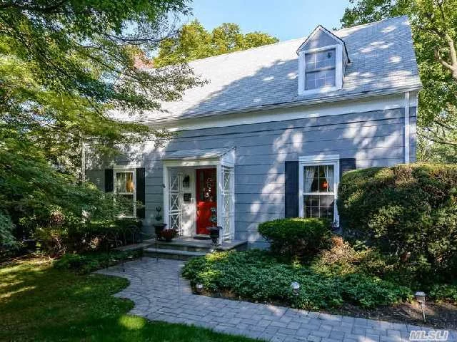 Beautifully Maintained 3 Br Colonial In One Of The Most Desirable Areas Beacon Hill, Fantastic Home For Entertaining, Totally Updated Eat-In Kitchen W/Top-Of-The-Line Appliances, Large Great Room/Den, Formal Dr, Lr W/Fpl. Large Level Property. Cac, Gas Heat.