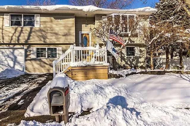 Move In Condition 8 Room Hi Ranch On Corner Of Pearl And Whig. Fenced Backyard 4 Beds 2 Full Baths Enclosed Sun Porch. Newer Roof Heating System Anderson Windows. Wood Floors Brick Wall Fireplace In Den. 4th Bedroom On Bottom Floor Can Be Office As It Has A Separate Entrance. Curb And Sidewalk Neighborhood. Taxes With Star $7500.