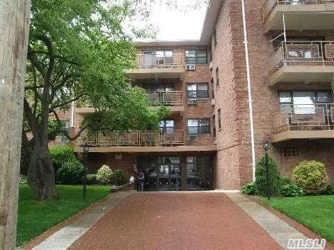 Large One Bedroom With Lots Of Closets. Elevator Building, Close To All Transportation. Laundry Room On Floor. Top Floor No One Above. Small Storage Space.