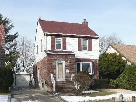 Excellent Detached Colonial In Bayside Hills/Oakland Gardens, Huge Living Room, Formal Dining Room, Extension Den(Bed) On 1st Floor, New Roof, New Washer/Dryer, Half Block To Ps203, Sd26, Sunny, Bright And Southern Exposure. Excellent Neighborhood