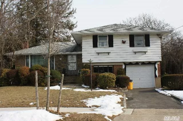 Imagine Yourself In This Rosewood Split Situated On A Park Like 1/4 Acre On A Lovely Quiet Cul De Sac.. Bring Your Imagination And Make This Your Own. Hardwood Floors, 4Yr Old Architectural Roof, 4 Yr Old Heating System, New Driveway. Magnificent Backyard With Plenty Of Room For A Pool.