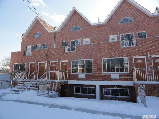 Brand New House. Sd 26 (Ps173, Jh 216 Francis Lewis High School). Walk To School. Walk To Bus Q30, Q31, Q17, Q88. Parking Space Available