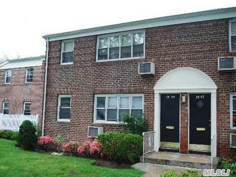 Beautiful 2 Bedroom, 1 Bath, 2nd Floor Unit. Living Room, Dining Area, Kitchen. Close To All Shopping, Transportation. District 26 Schools. Must See!!