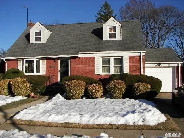 Come See Come Buy..This Beautiful Brick, Well Maintained House On A Very Large Lot. Featuring 3 Bedrooms , 3 Bathrooms - Full Finished Basement, Minutes To Queens & Southern State Pkwy. Very Large Backyard , Enjoy The Joy Of Cooking In This Updated Kitchen.