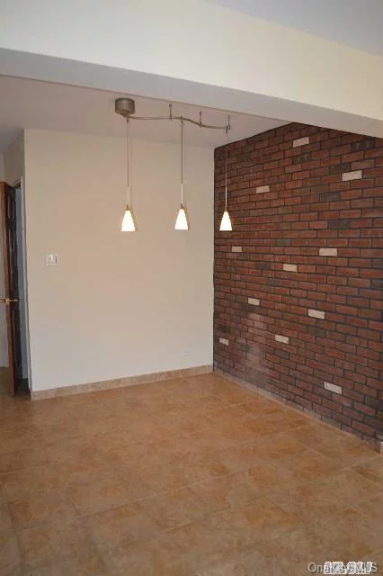 Beautiful, Renovated 2 Bed, 1 Bath That Features Brick Walls In The Lr/Dr.Apt. Has Tiled Flrs W/1 Kingsize Bedrm, 1 Queensize Bedrm.Kitchen Has Ss Appliances W/D/W, Breakfast Bar.All Rooms Have Vertical Blinds, East/South Exposure For Tons Of Light. Bldg Has Pool Club, Parking, Laundry, Storage, Bike Room. Mt. $667.00 A Mo W/Assessment Until 08/14. Cats Ok.