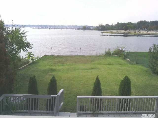 Large 1 Bedroom, Convertible To 2 Bedroom For Rent On This Amazing Waterfront Property With Open Views Of The Lovely Bay . Washer/Dryer , Dishwasher, Sunny Den Facing Spacious Deck And Lawn . Parking Spot, Wonderful Location