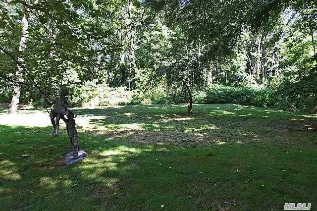 Buildable 2.01 Acre Lot, Sec. 30, Blk B, Lot 816 In Prestigious Incorporated Village Of Lattingtown. Near Shops, Lirr. Privileges To Private Beach & Golf Rights. Also Listed With House And Additional 3.85 Acres On 10 Bear Lane.