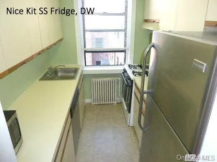 Move-In-Cond, Steps To Lirr, Bell Shops, 10% Down, Ss Appliances, Ez Pkng, Pool, Hrdwd Flrs. Bright, Corner Unit, Updated Ceramic Bath, Nice Cooks Kitchen W Lots Of Storage And Newer Ss Appl&rsquo;nces, D/W. Great Location, Walk All Trans, Shops Alley Prk, Lake On Quiet St.Newly Painted, Convenient Laundry Room, Beautiful Pool Club. Ez Co-Op Board, Co-Signors Ok, Low Maint, No Flip Tax.