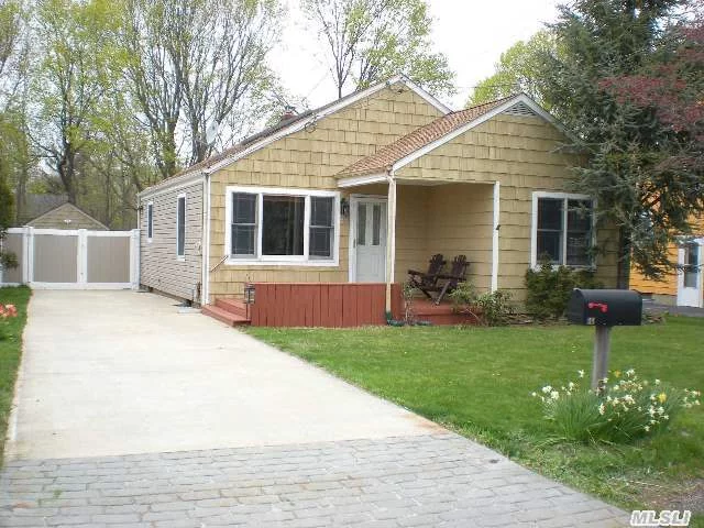 Lovely & Updated Starter Home W/ Newer Kitchen & Stainless Steel Appliances. Finished Bsmt, Garage. Huge Deck! Top Of The Line Burner. New Front Door & Screen Door. Taxes W/ Star $7, 311.