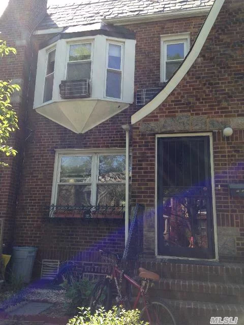 Lovely House In Quiet Tree-Lined Street In Convenient Rego Park. Three Bedrooms (Includes A Master Bedroom With A Separate Bathroom And Walk-In Closet) And 3 Bathrooms. Detached Garage And Plenty Storage. Walking Distance To Austin St Forest Hills (Restaurants & Shops) And Metropolitan Ave (Trader Joes, Etc.)