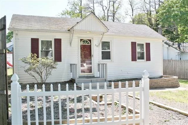 Completely Renovated 1Br Cottage W/ Open Floor Plan. New Kitchen W/ Stainless Appliances, New Cabinets, Flooring, Carpet And Fresh Paint Through Out. 2 Closets In Br. Large Shed In Backyard For Storage. Landscaping Being Redone. Electric Heat.