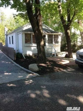 Nice Country Cottage With Living Rm, Kitchenette, Laundry Small Yard With Deck And Fence Garage With Loft Attic Space