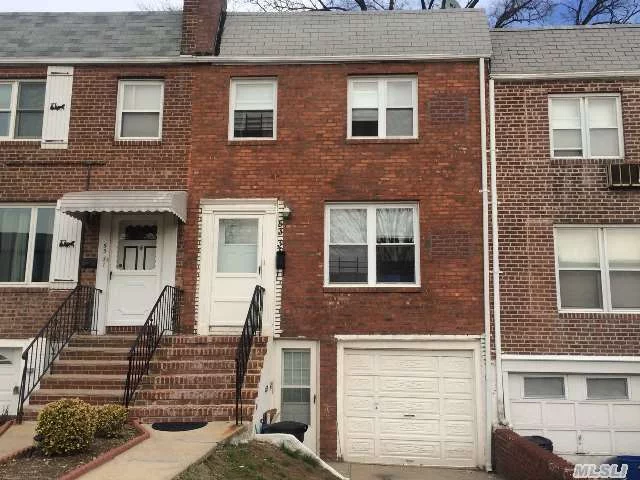 Lovely Whole House In Fresh Meadow. Updated Kitchen And Bath. Spacious Bed Rooms. Walk-In Basement With Garage. Hardwood Floor Through Out. Public Transportation Q27/Q17/Q26/Q30/Qm1Qm5Qm6. School District 26 (Ps 162, Ms 216, Francis Lewis Hs).