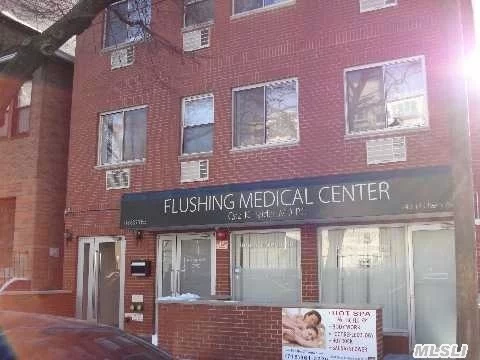 Next To Kissena Blvd, 7 Mins To Subway, Convenient To All. 10Years Tax Abatement, Around 860Sqft.