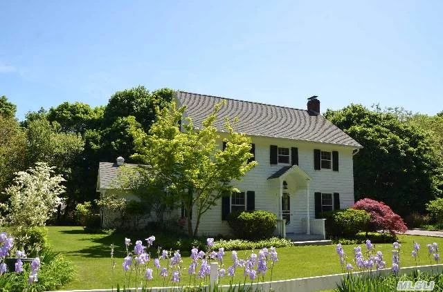 Beautiful Weeklyseasonal Rental In The Heart Of Southold. Convenience Of Business District With Privacy Of A Private Lane. Close To All, .8 To Beach.