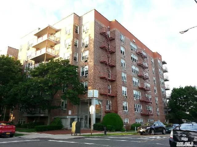 Large 1Br, 1 Block From Northern, Convenient To Shop And Lirr. Well Maintained Building.