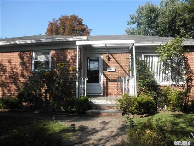 Solid All Brick Detached Ranch With 50X100 Property ! Finished Basement. Best School Dist#26. Prime Bayside Location Walk To Lirr.