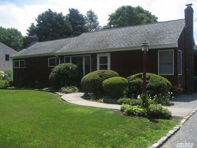 Move In Condition, Near Sound Beach, Wineries, Farm Stands And Ny State Boat Ramp.