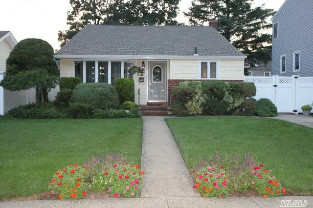 Charming Home In The Heart Of Massapequa Park! Near East Lake School And The Preserve. A Gem In The Park! Large Kitchen, Large Den, 3 Bed, 2 Full Bath! This One Won&rsquo;t Last!!