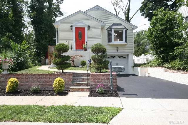 Location, Location, Location Plus Meticulously Redone In 2000, Natural Light, Very Bright, And Cheerful, Happy Home W/ Vaulted Ceilings, Skylights. Last House On Dead End Block Sides To Beautiful Stannards Brook Park. Private Drive Plus Ample Street Parking. Close To Town, Train, The Town Dock, Sunset Park, Amazing Pw Public Library, Fabulous Landmark Theater, More....