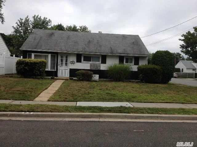 Great 3 Br Ranch .New Kitchen Cabinets, Counter Top And Stove New Washer And Dryer. Most New Windows..Plainview/Old Bethpage Prime Sd #4. 1.5 Detached Garage . Fenced Property Close To All.