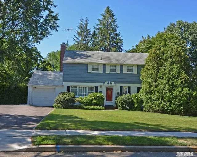 Wonderfully Maintained And Upgraded 1949 Colonial On Beautiful Over Sized Property. Features A Gorgeous Family Room Addition That Overlooks The Backyard. Upgraded Windows Throughout. Set In Fabulous Salem Neighborhood Within A Short Distance From Lirr, Town And Schools.