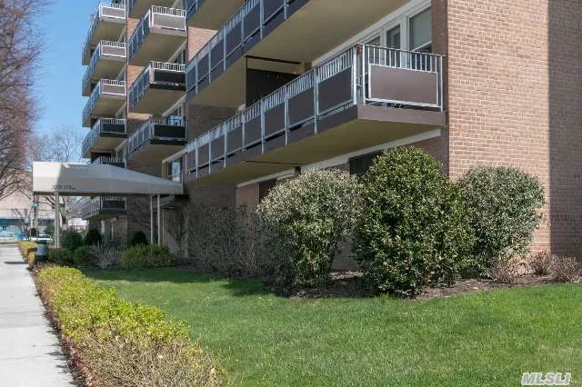 Spacious Jr4 In Desired Bay Terrace Area. Living Rm/ Dining Rm/20&rsquo; Terrace, Kitchen W. Granite Tops. Large Bed Room, Lots Of Closets Including Walk-In. Maintenance Includes All Utilities, Heat, Cac, Gas, Pool. Near Bus To Nyc And Lirr Station