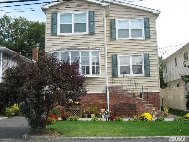 Newly Renovated Colonial With A Gourmet Kitchen, Granite Counter Tops, Stainless Appliances, Radiant Heat, Renovated Baths, Wood Floors, Large Master, Vaulted Ceiling, 2 Very Large Bedrooms .Finished Basement With Outside Entrance, M/D With Proper Permits.New Fence, Deck.Move In Condition!!2 Blocks To Soundside Beach.Beach And Mooring Rights.Don&rsquo;t Windsheild , Very Large Floor Plan.