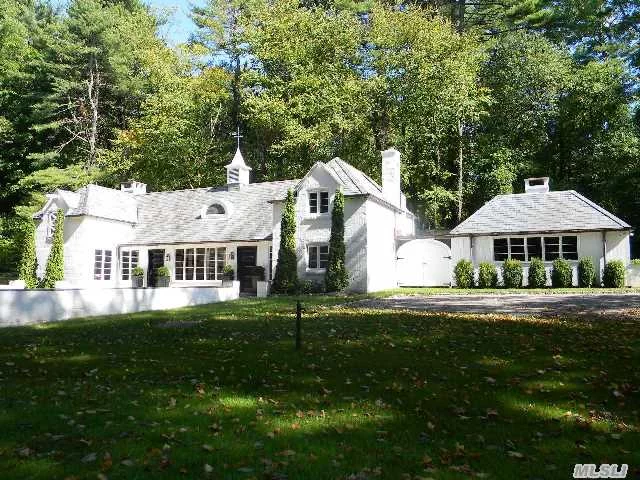 Designers Magically Transformed This Carriage House In Their Style: Simple, Streamlined And Elegant. Original Random Width Wood Floors, Basket Weave Brick , Mahogany Doors, European Influenced Kitchen And Spacious Living Room With Fireplace And Tray Ceiling. Master Suite Boasts A Loft, Built-Ins, Marble Bath And Custom Closets. 3 Other Bedrooms And Baths. Pool And Gazebo.