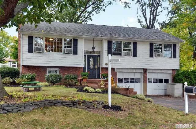 Charming Updated 4 Bedroom High Ranch, New Kitchen W Granite Counters, Ss App Updated Baths, Roof, Siding, Windows In Non Flood Zone, Quiet Street, Deck Overlooking Pretty Garden Locust Valley School District