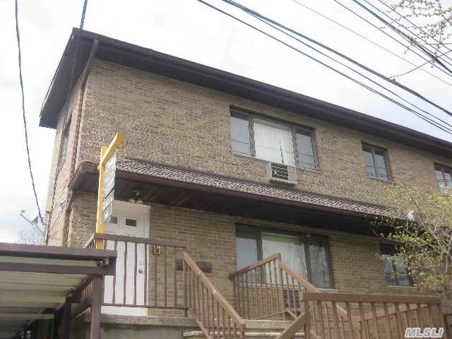 Beautiful 2 Family House With Sea View At Balcony.