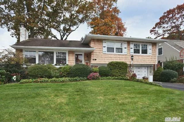 Old Bethpage Split Mid-Block Loacation Ef, Lr W/Fpl, Fdr, Eik, 2.5 Baths, 2 Car Tandem Garage, Master W/Full Bath, Den, 2 Add&rsquo;l Bdrm, Oak Fls Under Carpet, Deck Off Kitchen, Deck Also Off Master, Professionally Landscaped Prop., 70X100 Lot, Plainview/Old Bethpage Schools, Star Exp. $1418.