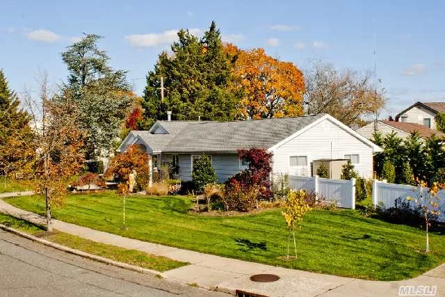 Beautiful Totally Updated Ranch, Featuring Custom Moldings, Vaulted Ceilings High Hat Lighting, Maple Cabinets, Ss Appliances, Harwood Floors, Gorgeous Backyard With Paver Patio, Professional Landscaping, Pvc Fencing, Brick Bbq, Igs Anderson Windows, 150 Amp, This Home Is A Must See, Unpack & Move Right In