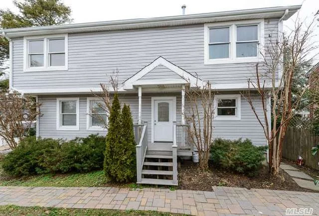 Incredible Opportunity. Picture Perfect Home With Updated Kitchen And Bathrooms. Central Air And Hardwood Floors. Located In The Heart Of Locust Valley Village. Close Proximity To Long Island Rail Road, Shops, Restaurants, Library And Beaches.