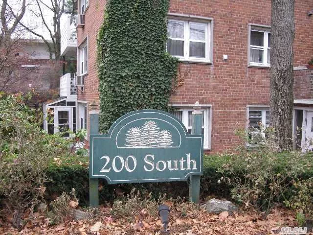 Ranch Sized 2 Bedrooms, 2 Baths, A Spacious Living Rm, Great Neck South School, Encl Terrace Overlooking Gardens & Pool, Wood Floors, New Eik W/ Granite Appliances, New Washer & Dryer In The Unit, Walking In Closets, 2 Indoor Parking, Private Pool, Near Lirr, Shops. Great Neck Park District ( Summer Concerts And Programs, Marina, Swimming Pool, Ice Skating And Tennis Complex)