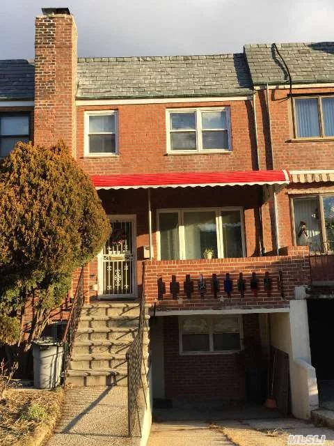 Brick House Near Queens College, Sep Walk Out Basement, 3 Car Parking Space F & R, R4 Zoning, Can Converted To 2 Family.