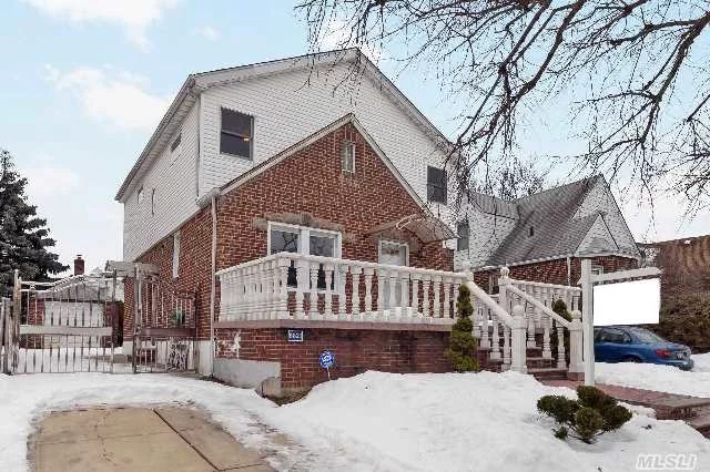 Amazing Custom 4-5 Bedrooms Colonial House . Fabulous 2000 Sq Ft Living Space, Perfect For Large Family. Gorgeous Center Island Mod Kitchen. Gas Heating System & Cac. Prime Fresh Meadows Location ! Top School Dist #26