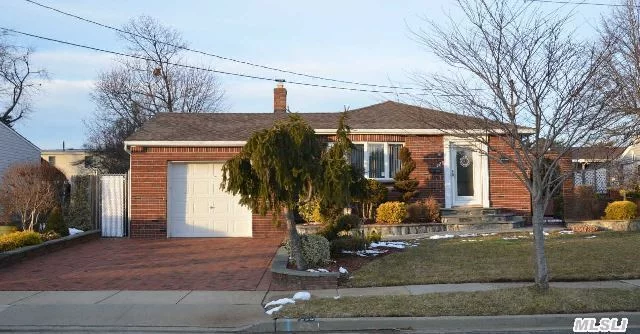 Extended 1306 Sq Ft Brick Ranch, Gorgeous Curb Appeal. Double Brick Driveway, Slate Walkway & Stoop, Profl Landscaping & Lighting. Newer Architect Roof. Cac, Igs & Alarm System. Living Rm W/Woodburning Frpl, Eik W/Pantry, Large Dining Room(Extending), All King Size Brs. Current Master Is An Extension With His&Her Closets, Original Mstr Has A 1/2Bth. Stunning Basement W/Ose