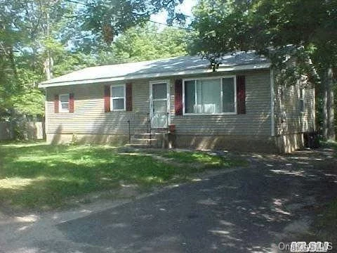 Whole House New Paint And Floors And Full Basement!