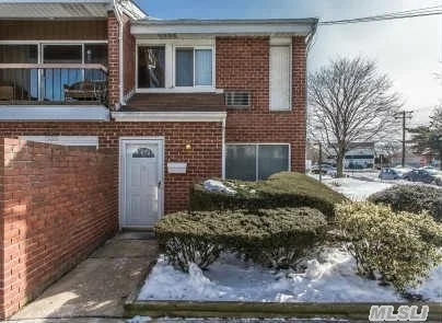 Sale May Be Subject To Term & Conditions Of An Offering Plan. Beautiful 1 Bedroom Condo With Finished Loft. Large Eat-In Kitchen, Vaulted Ceilings In Living Room, Dining Room And Bedroom, Lots Of Closets, Large Terrace.