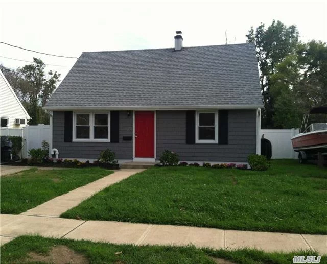 Charming 4Br, 1 Bth Cape. Totally Renovated, New Roof, Windows, Gutters, Electric & Siding. Cherry Kit Cabinets W/Granite & Stainless Steel Appl, Raised Panel Doors & Hi-Hats Thru Out. Private Yard W/New Fencing & Landscaping.