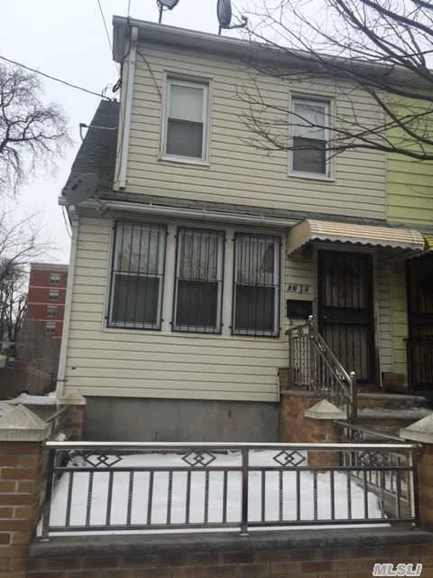 Sd House In Mint Condition, 3Beds With Full Finished Basement.