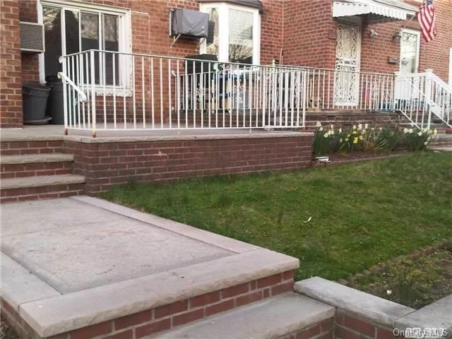 Lovely Brick Townhouse Rental In Bayside. Eat-In-Kitchen W/Marble Countertops, Ss Fridge. Hw Flrs Throughout. Very Convenient Area Near Major Roads And Transportation. Walk Block To Q30 To Jamaica Subway; Walk 4 Blocks To Q27 To Flushing Subway. Attached Garage. Best Sd #26, Ps 162, Jhs 74, Francis Lewis Hs. House Is Freshly Painted & Ceramic Tile Flr To Be Installed.