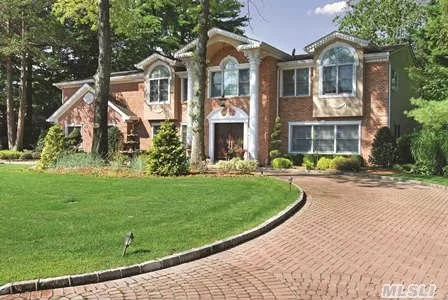 Stunning Open European Layout With High Ceilings Throughout, Formal Living Room, Formal Dining Room, Huge Family Room W/Fplc Off Kitchen, Gourmet Eik With Top Of The Line Appliances, 5 Bedrooms, A Large Master En Suite, Beautiful Hardwood Floors, Outdoor Cabana And In Ground Pool, Lush Landscaping Throughout, Attached 2 Car Garage