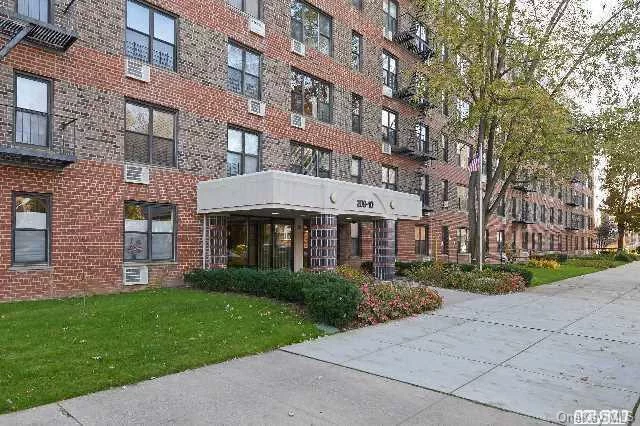 Beautiful, Large, Sunlit Front-Facing Jr.4 Apartment Completely Updated In A Pristine Building. Oversized Living Room, Spacious Master Bedroom With Large Closet. Second Bedroom/Office, Fully Equipped Kitchen And Full Bath. 2 Blocks To Lirr, Buses And Shopping. Near Major Highways And Bridges. Best School District In The City #26.